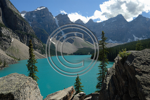 Morraine Lake      (Canadian Rockies)